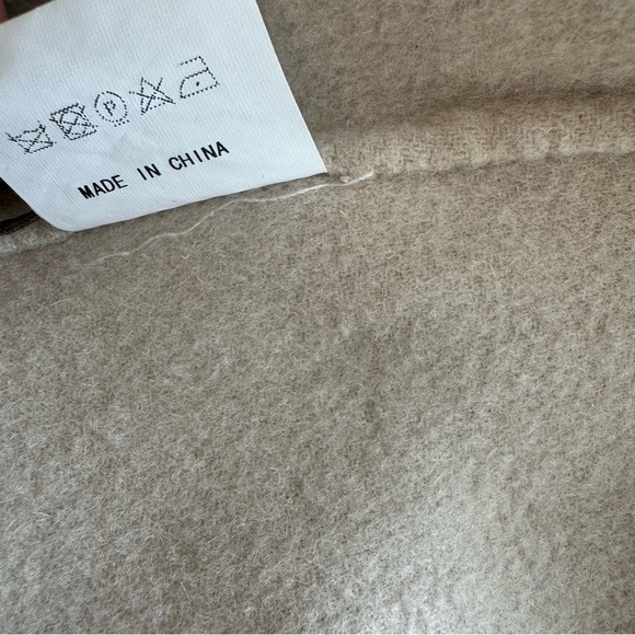 Gentle Herd Single Breasted  Long Wool Belted Cream Coat NWOT Size: X-Small - Picture 10 of 14